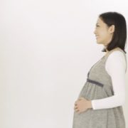 妊婦さんが1日に飲むお水の量の目安