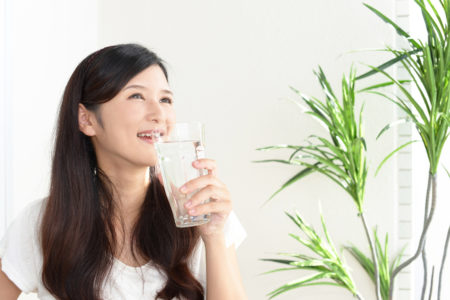 お水の一気飲み